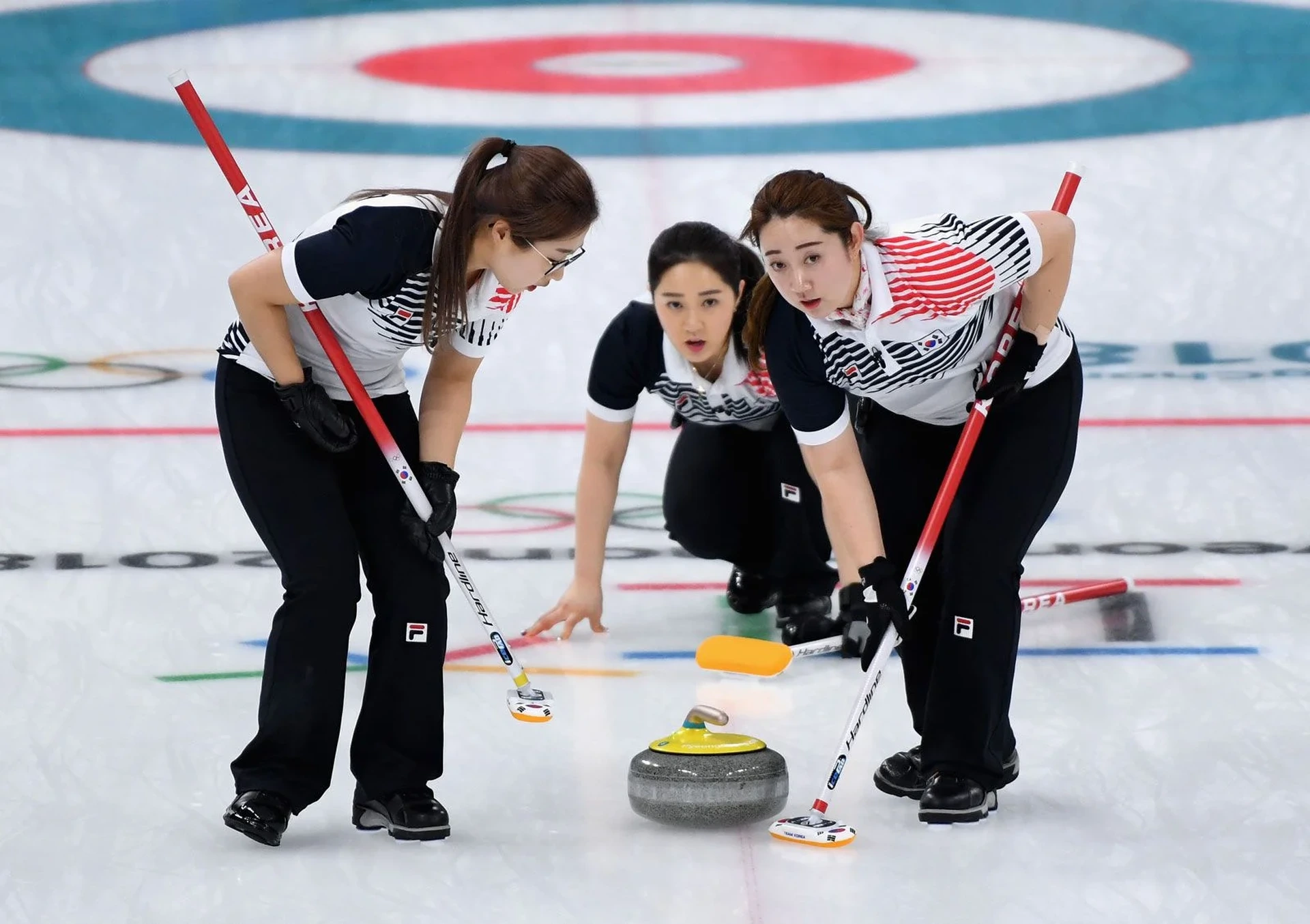 杏彩娱乐冬季冰上运动冰壶比赛